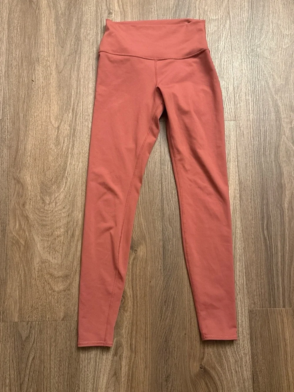 Alo dark dusty rose Pink high-waisted leggings. Size small.